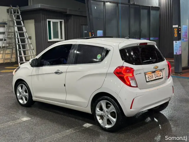 Chevrolet Spark 2016 · 1.0 AT
