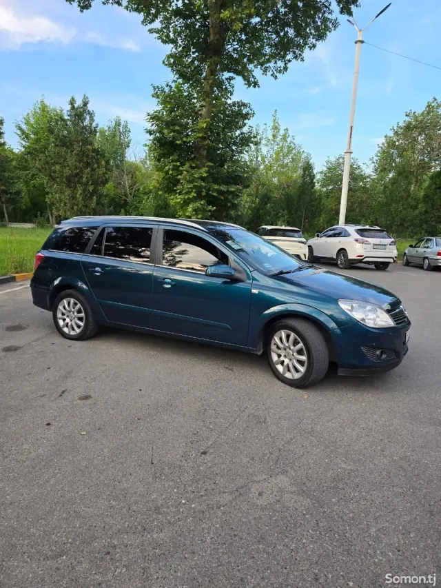 Opel Astra H 2008 · 1.6 MT