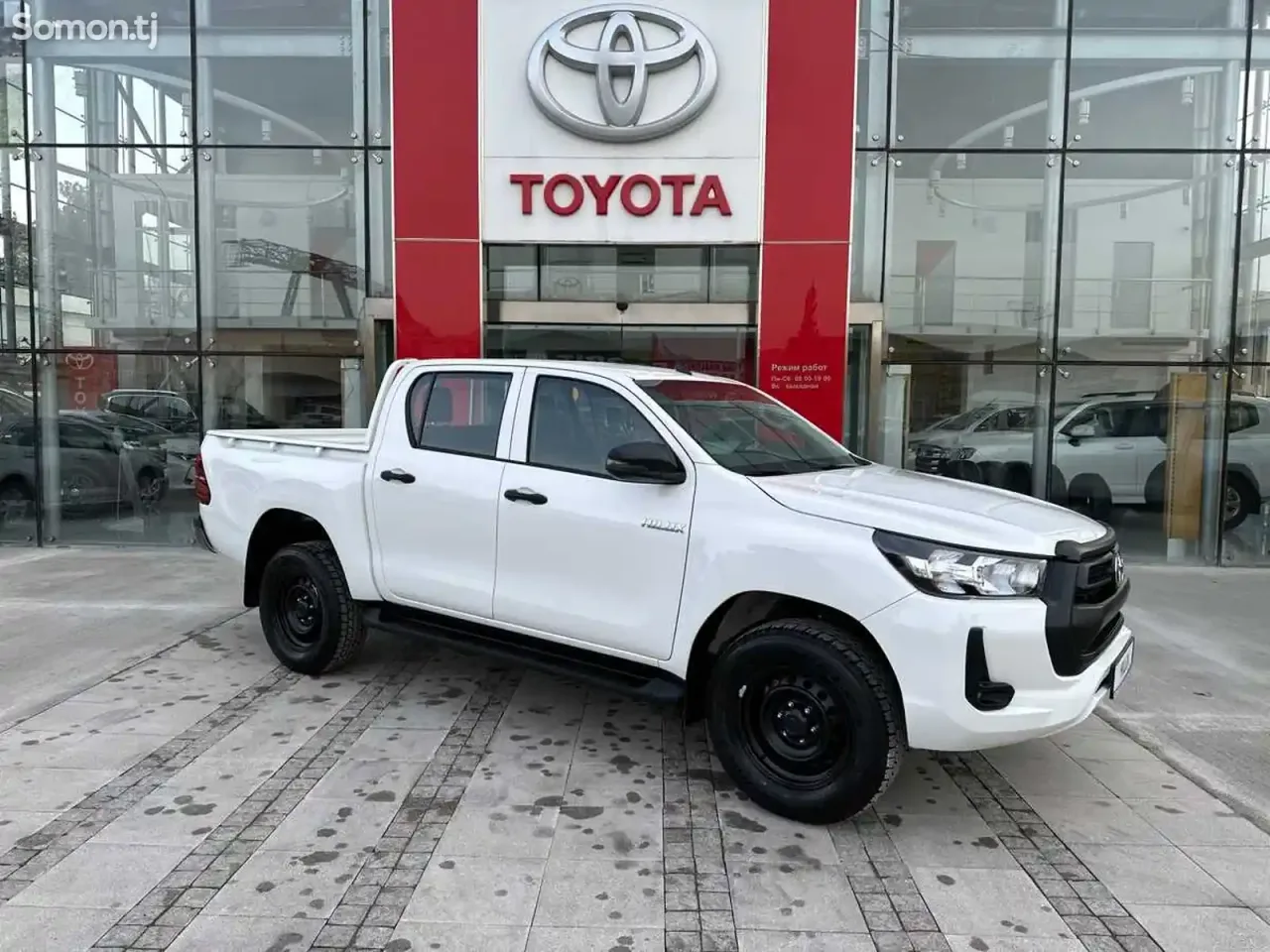 Toyota Hilux 2025 · 2.7 MT