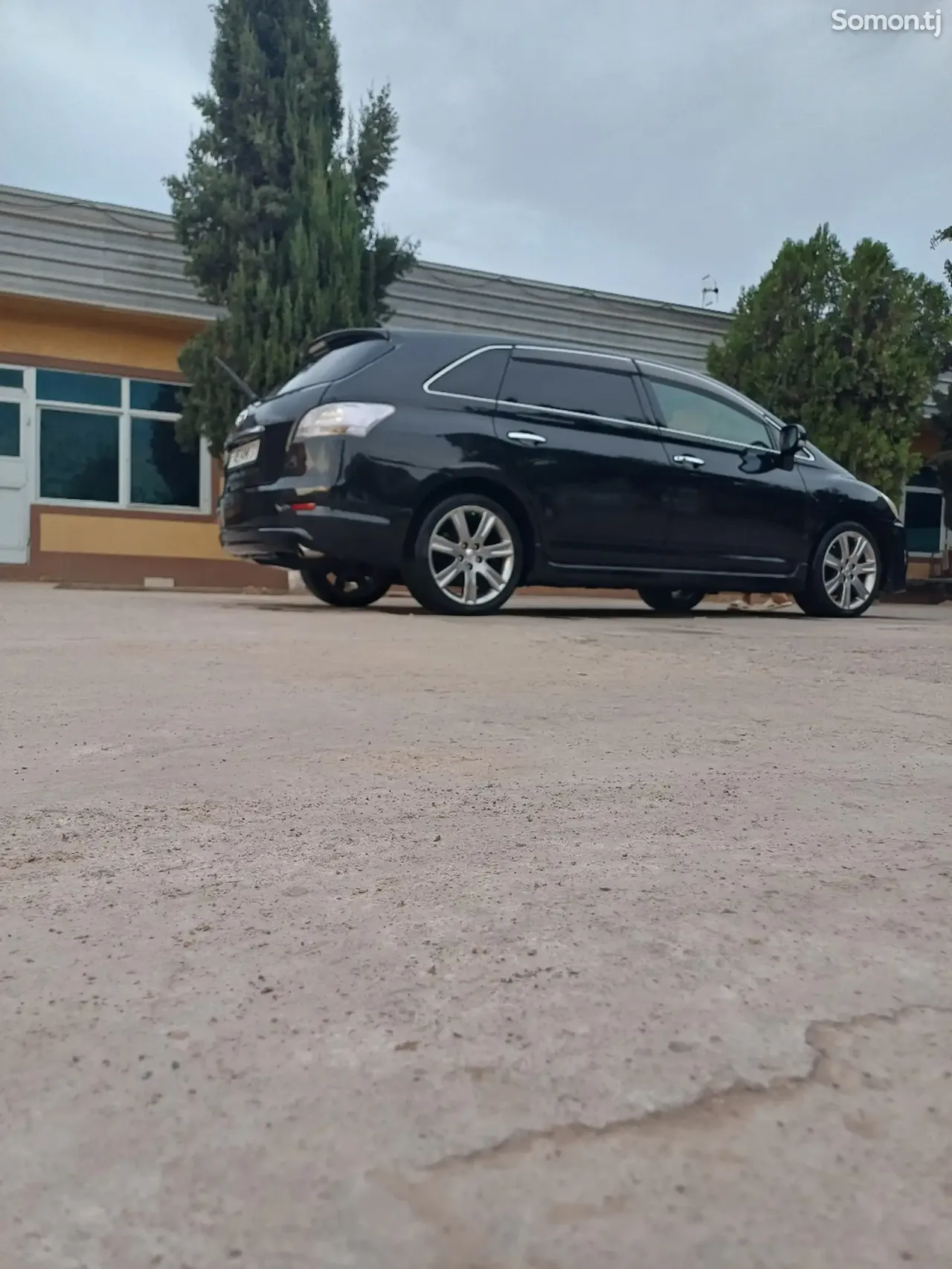 Toyota Mark X ZiO 2009 · 2.4 AT