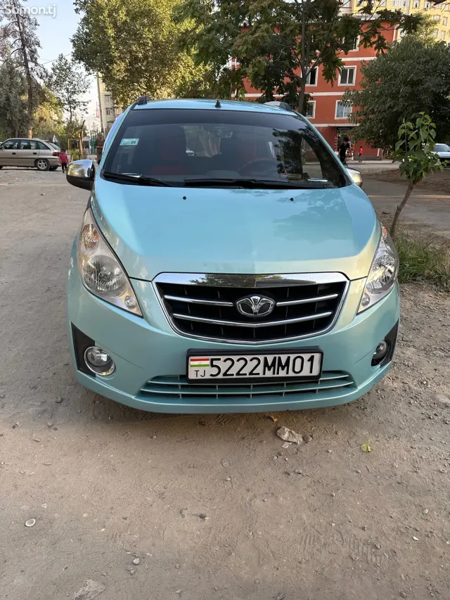 Chevrolet Spark 2012 · 1.1 AT