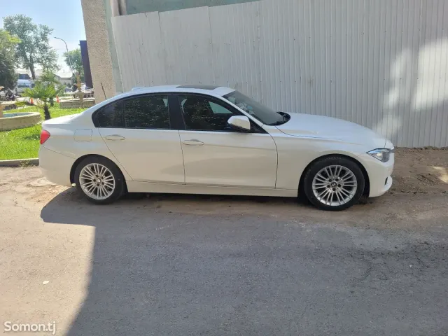 BMW 3 series 2012 · 2.0 AT