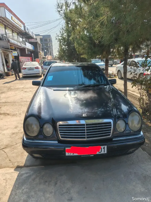 Mercedes-Benz E class 1995 · 2.0 MT
