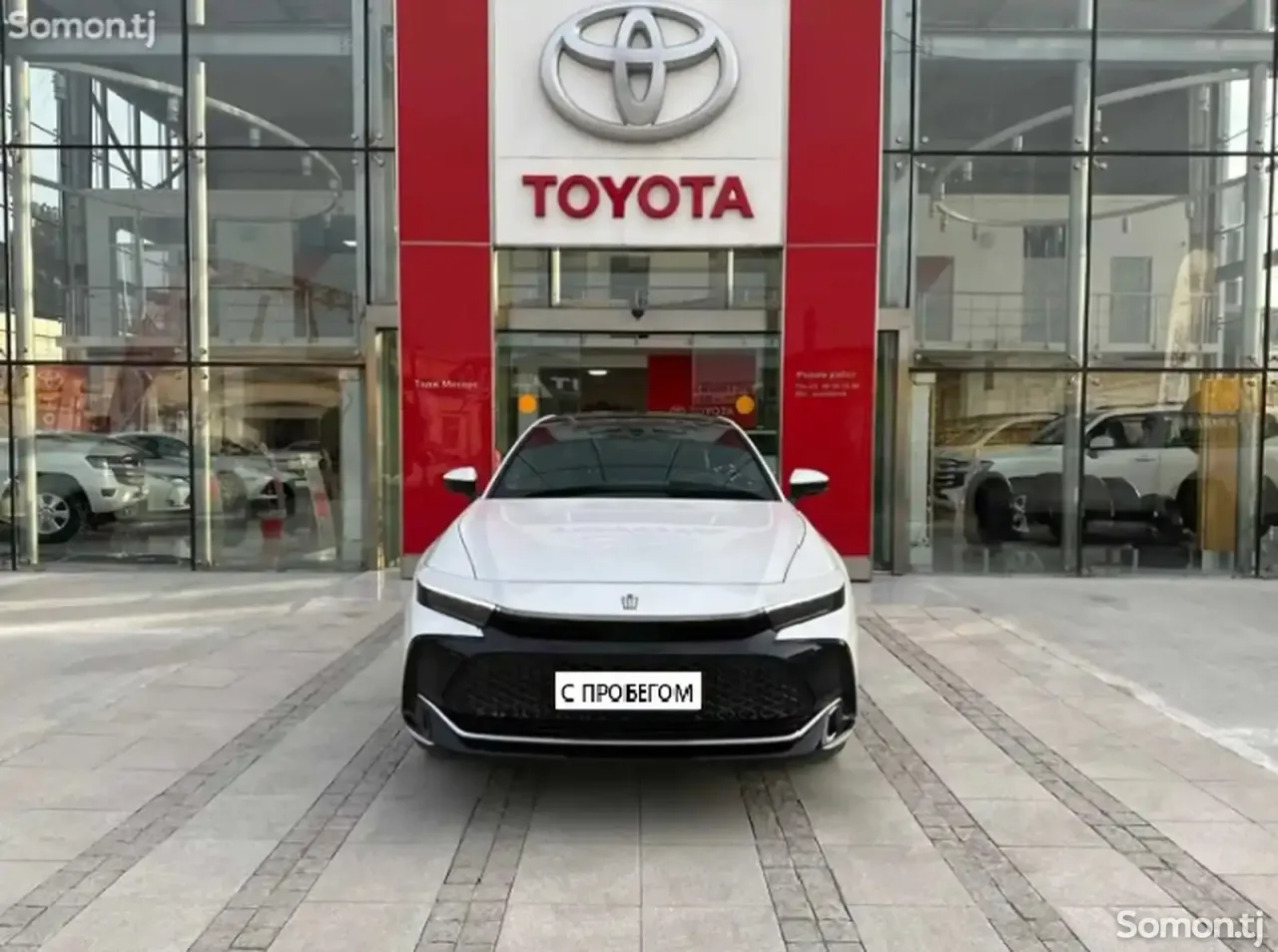 Toyota Crown 2023 · 2.4 AT