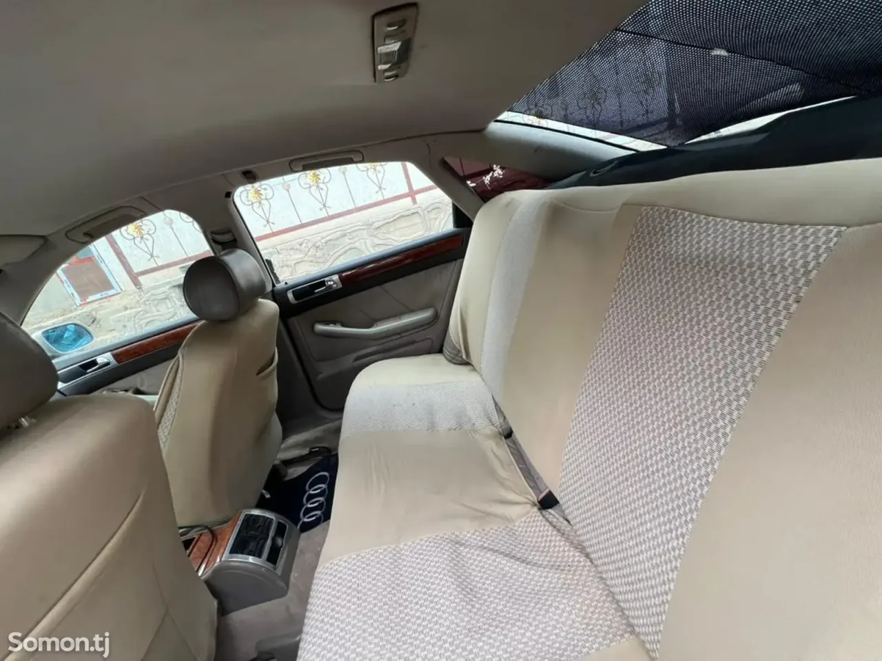 Audi A6 1998 · 2.4 AT