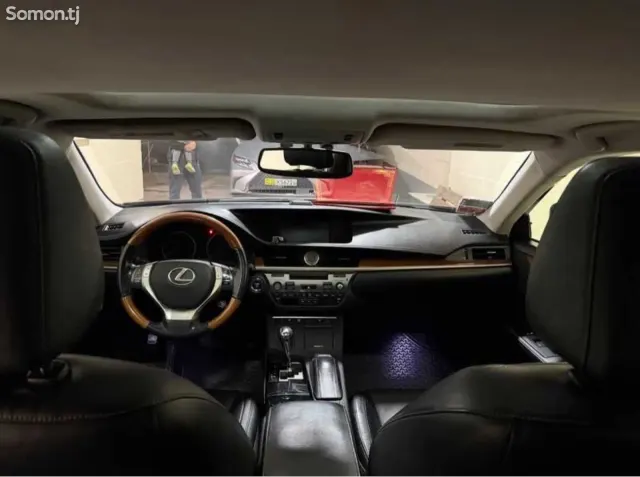 Lexus ES series 2014 · 3.0 AT
