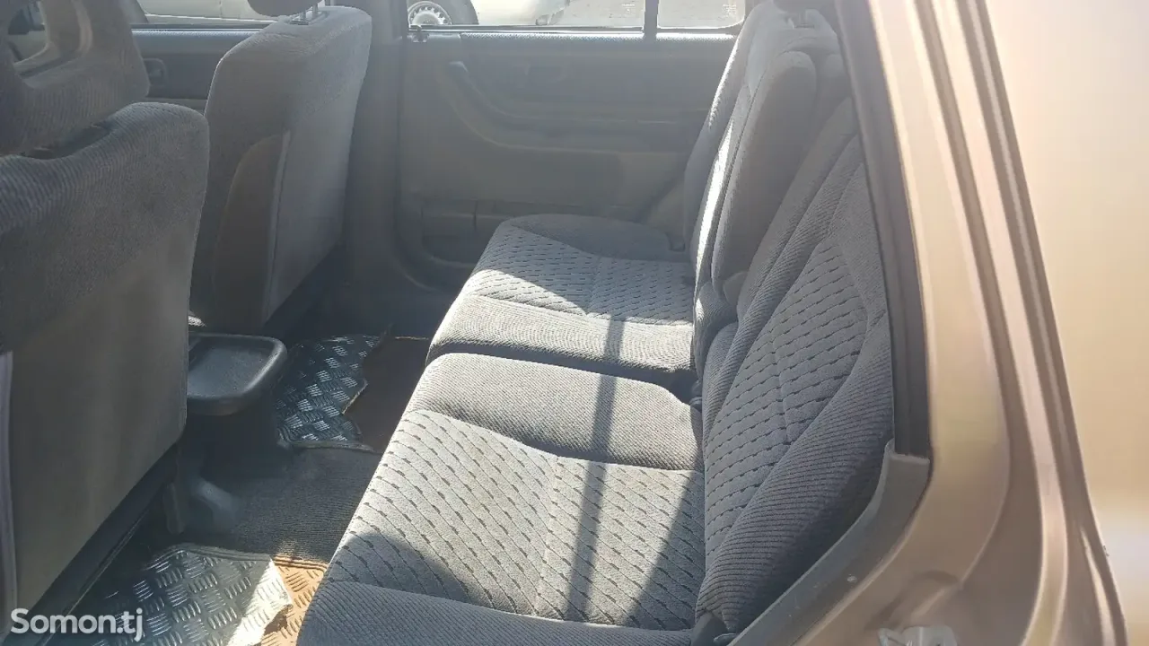 Honda CR-V 1999 · 2.0 MT