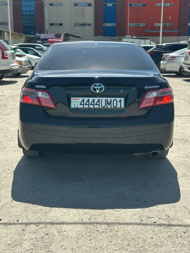 Toyota Camry 2011 · 2.4 AT