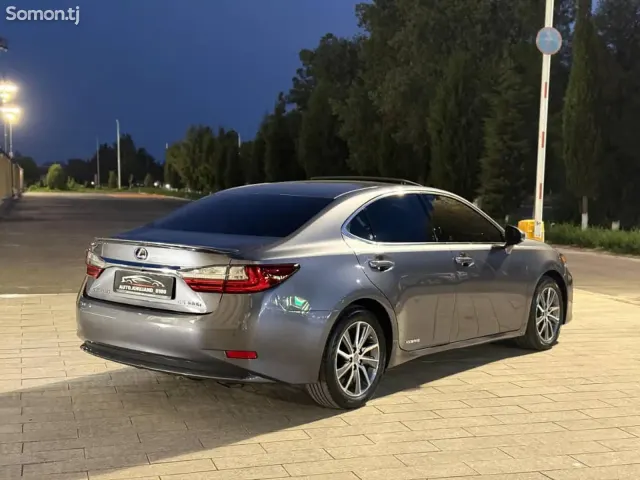 Lexus ES series 2016 · 3.0 AT
