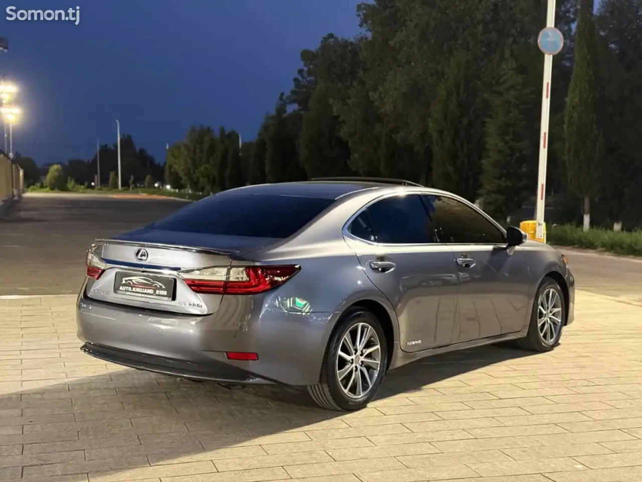 Lexus ES series 2016 · 3.0 AT