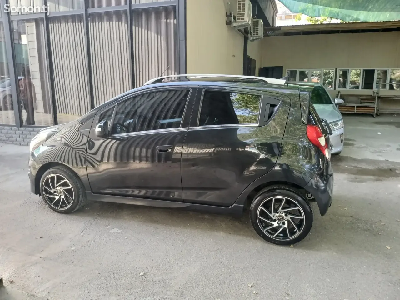 Chevrolet Spark 2014 · 1.0 AT