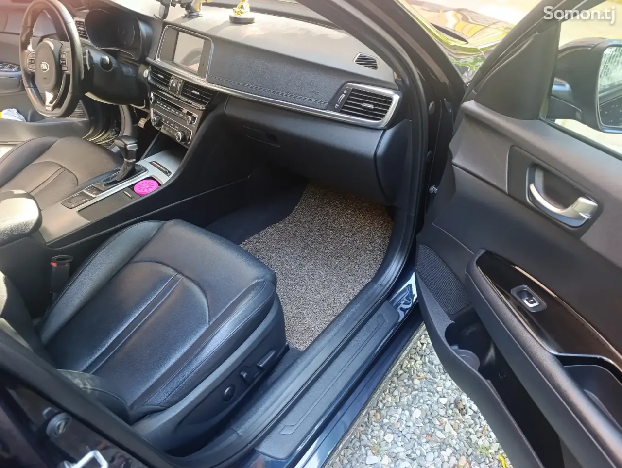 Kia K5 2016 · 2.0 AT
