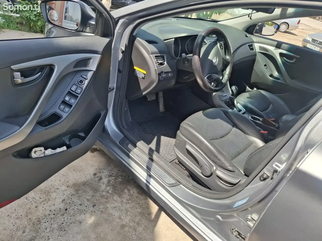 Hyundai Avante 2014 · 1.6 AT