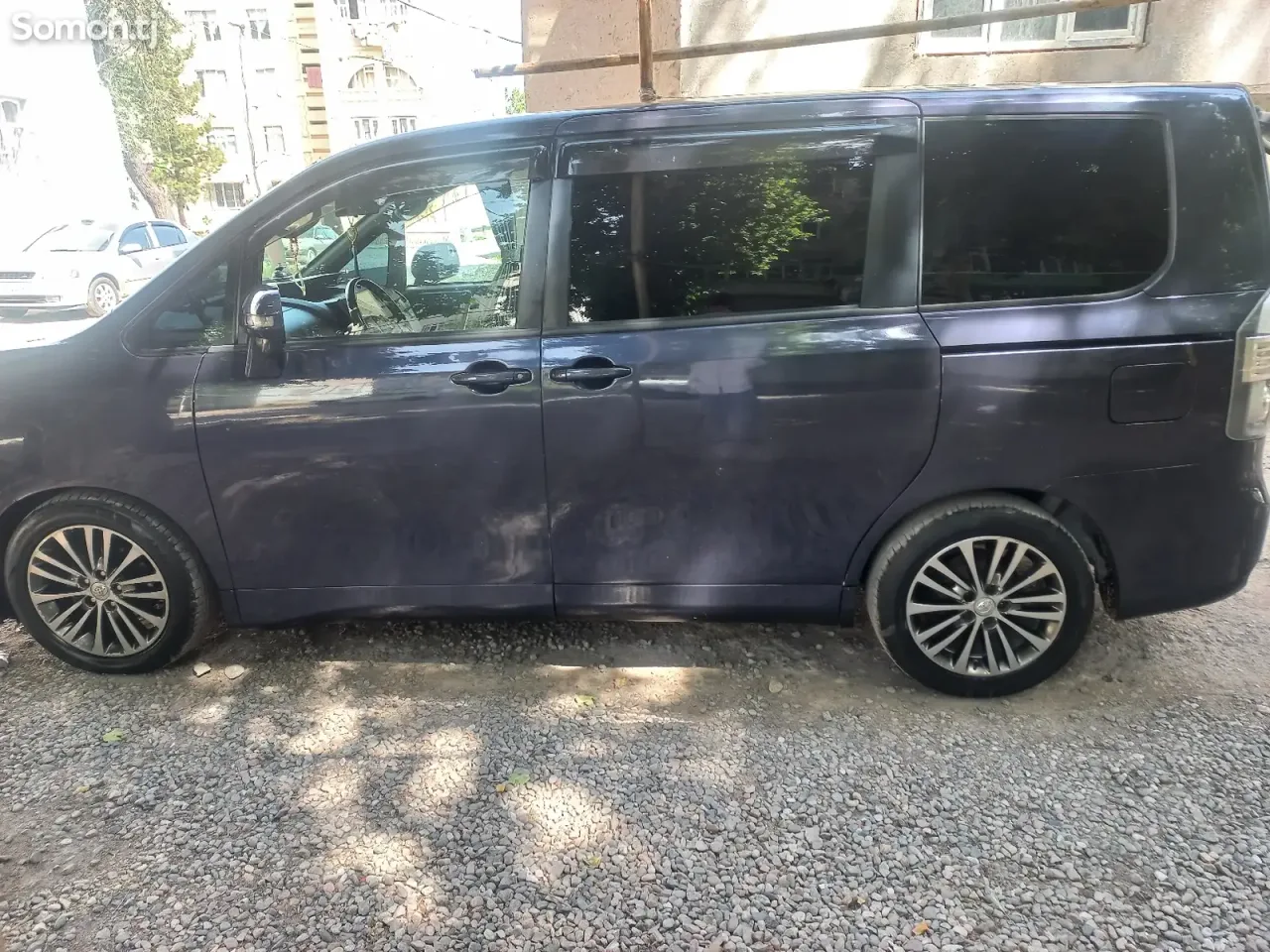 Toyota Voxy 2008 · 2.0 AT