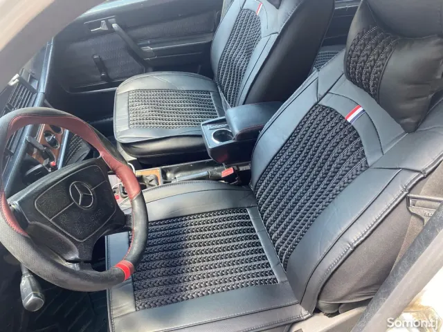 Mercedes-Benz W201 1989 · 2.0 MT