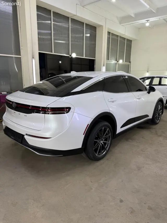 Toyota Crown 2023 · 2.5 AT
