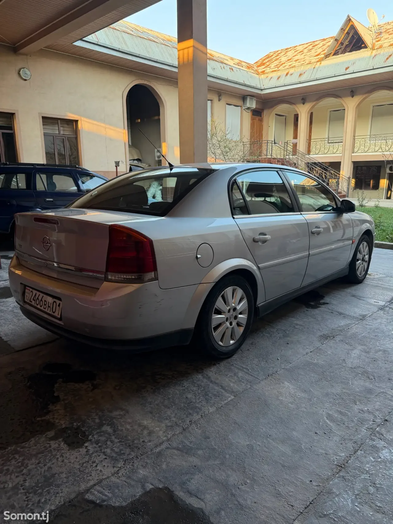 Opel Vectra C 2002 · 2.2 AT