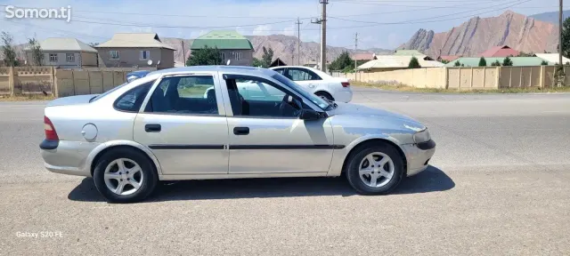 Opel Vectra B 1997 · 1.6 MT