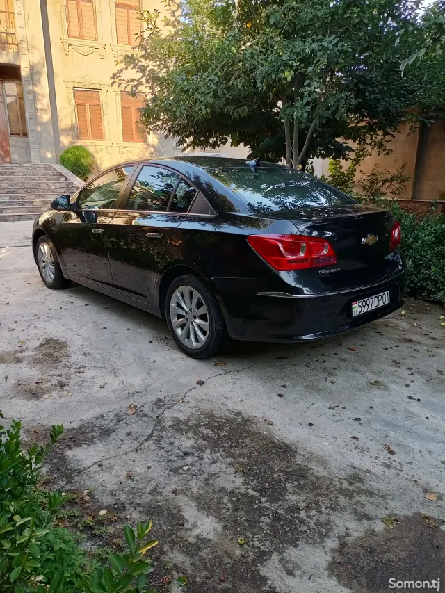 Chevrolet Cruze 2015 · 1.8 AT