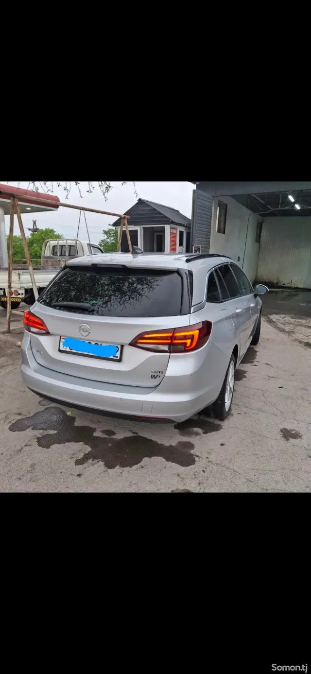 Opel Astra K 2016 · 1.6 MT