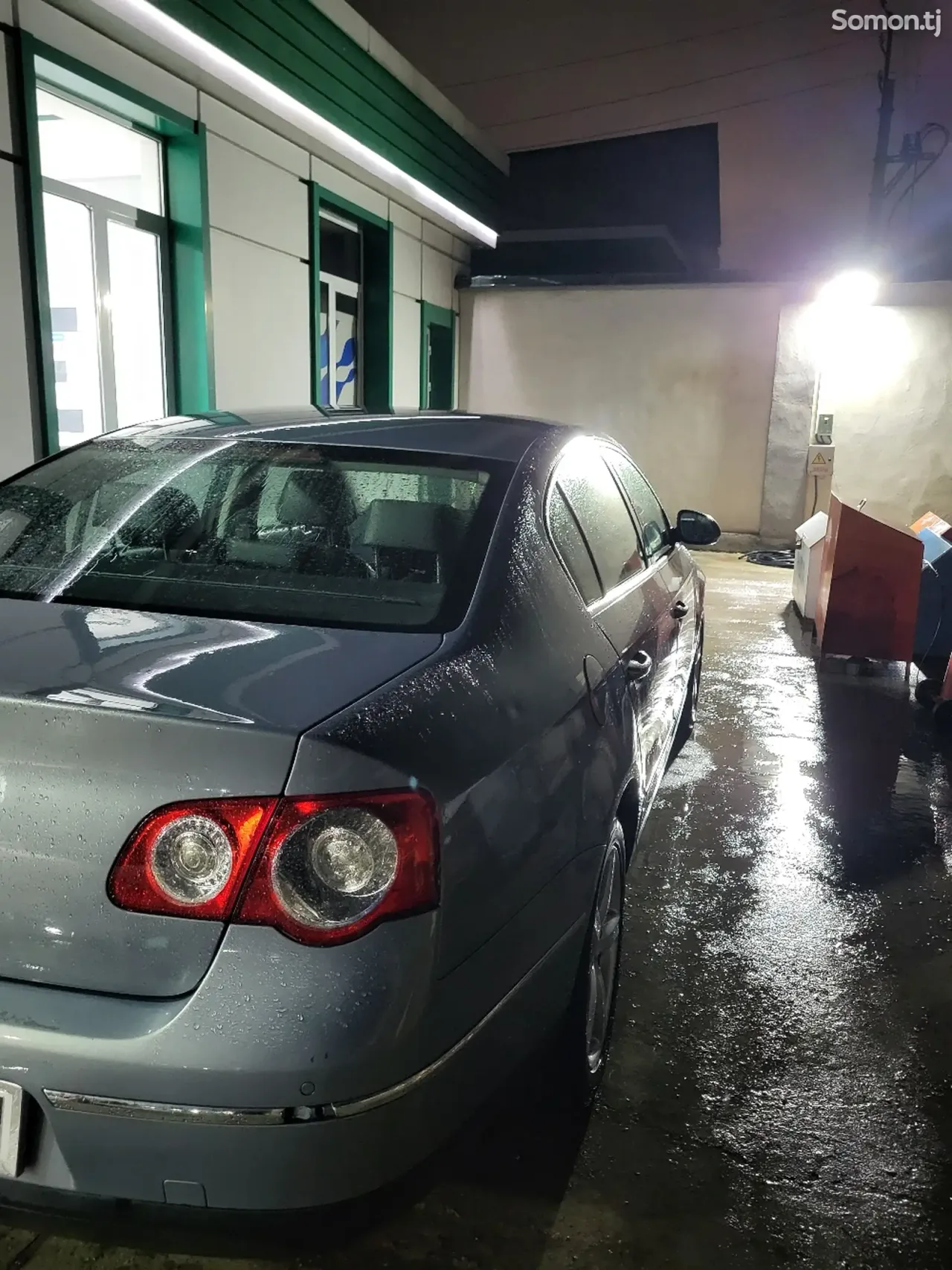 Volkswagen Passat 2009 · 1.8 AT