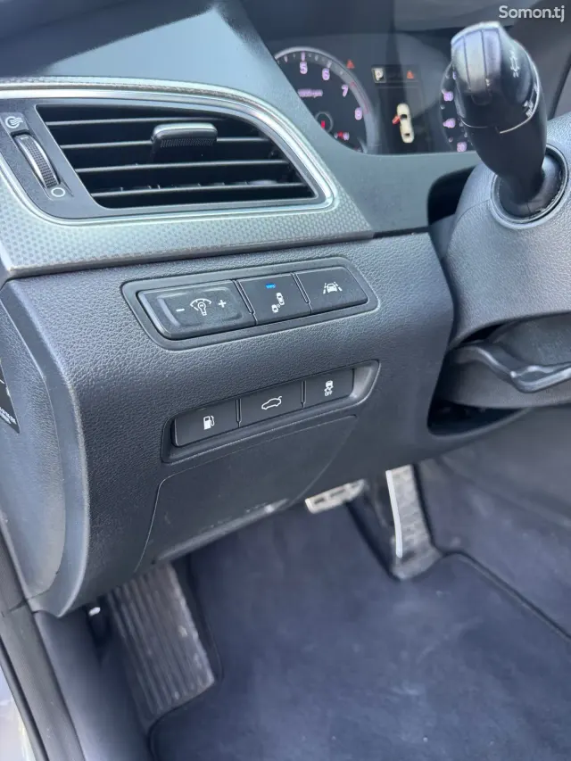 Hyundai Sonata 2015 · 2.0 AT