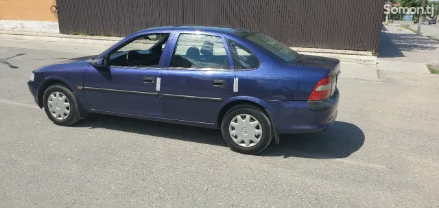 Opel Vectra B 1996 · 1.6 MT