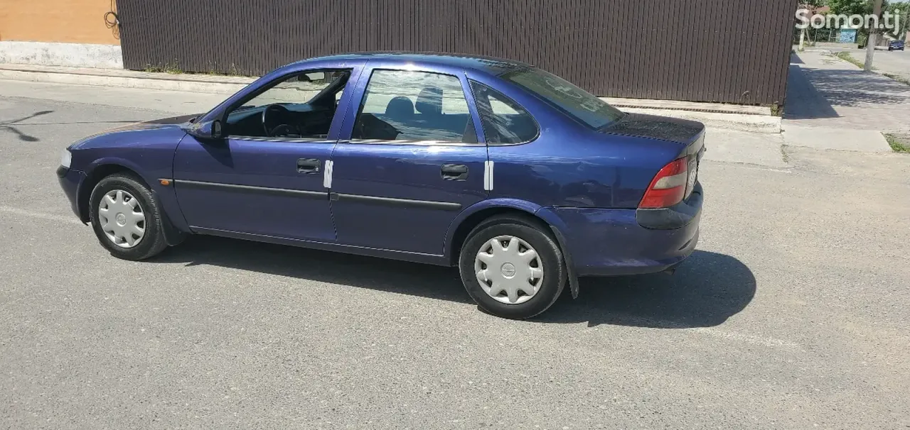 Opel Vectra B 1996 · 1.6 MT
