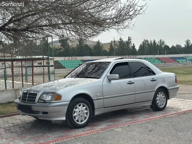 Mercedes-Benz C class 1999 · 2.4 AT