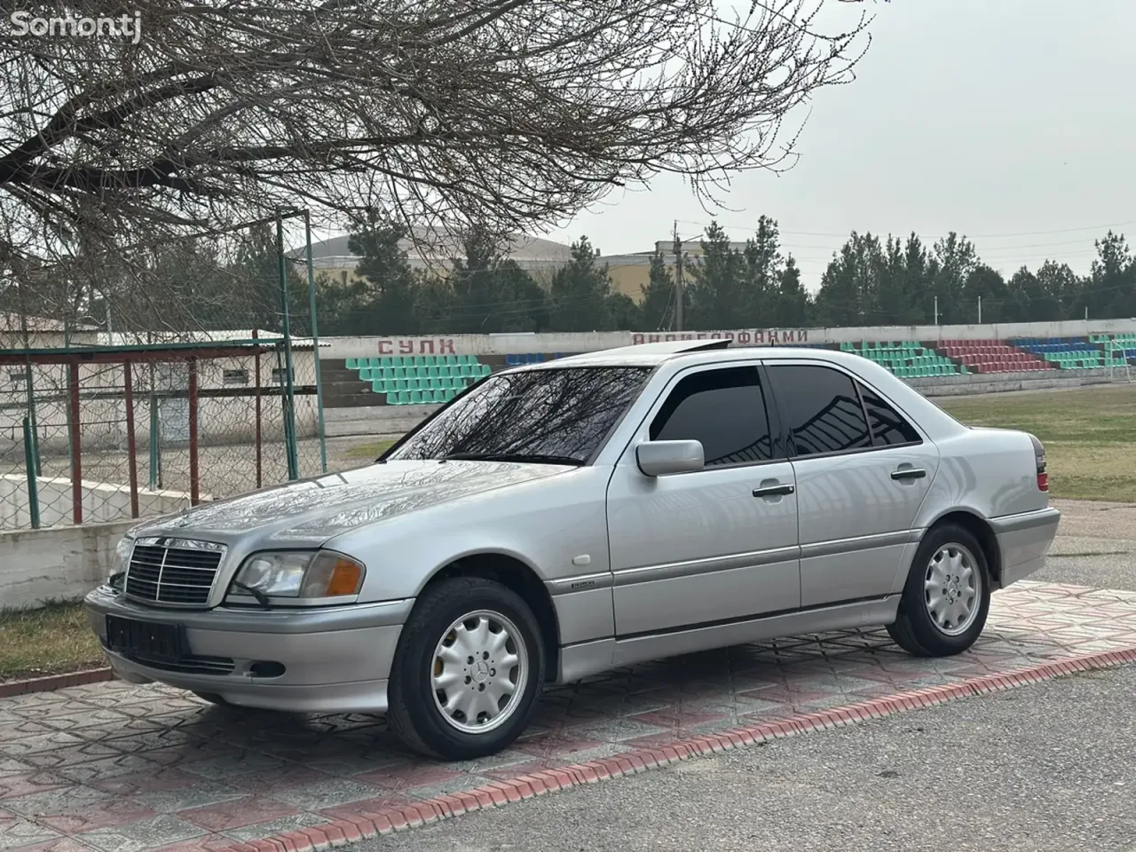 Mercedes-Benz C class 1999 · 2.4 AT