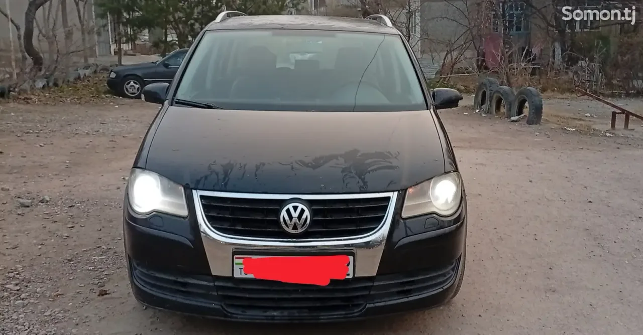 Volkswagen Touran 2007 · 1.4 AT