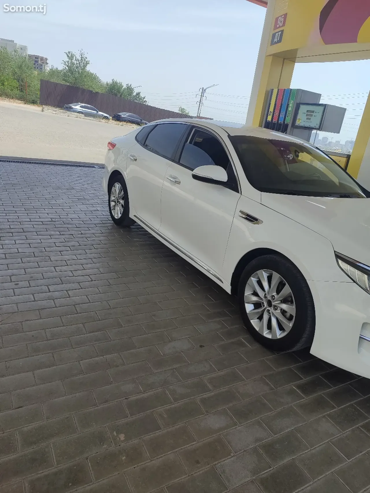 Kia K5 2016 · 2.0 AT