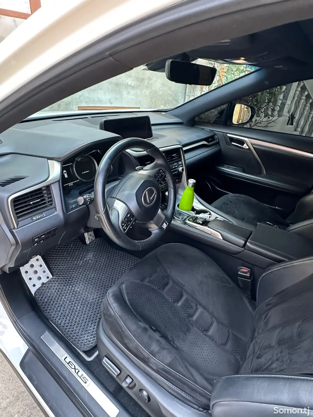 Lexus RX series 2017 · 3.5 AT