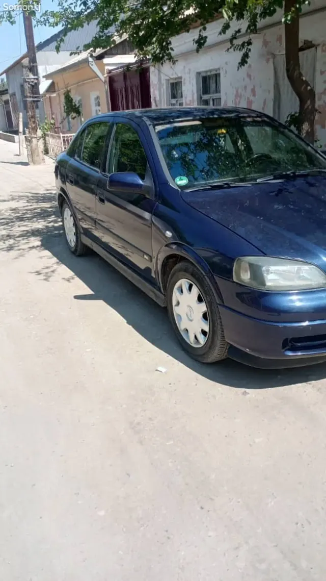 Opel Astra G 1999 · 1.6 MT