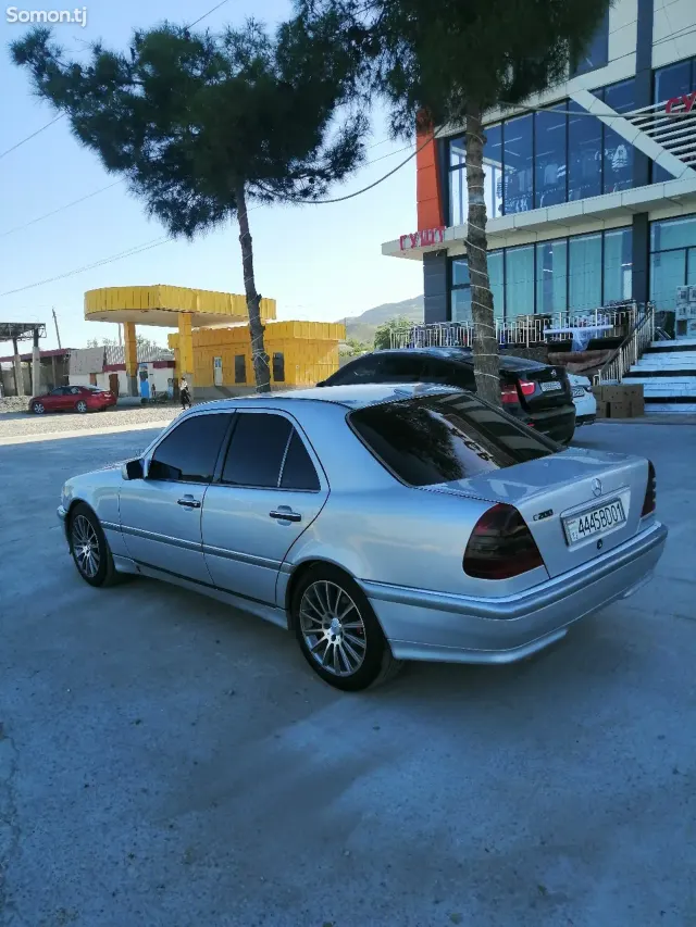 Mercedes-Benz C class 1994 · 2.0 MT