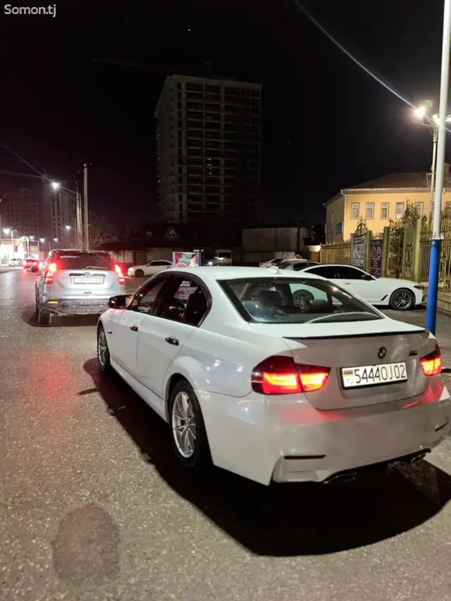 BMW 3 series 2011 · 2.0 AT
