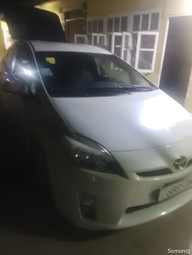 Toyota Prius 2011 · 1.8 CVT