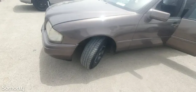 Mercedes-Benz C class 1995 · 1.8 MT