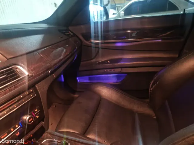 BMW 7 series 2014 · 3.0 AT