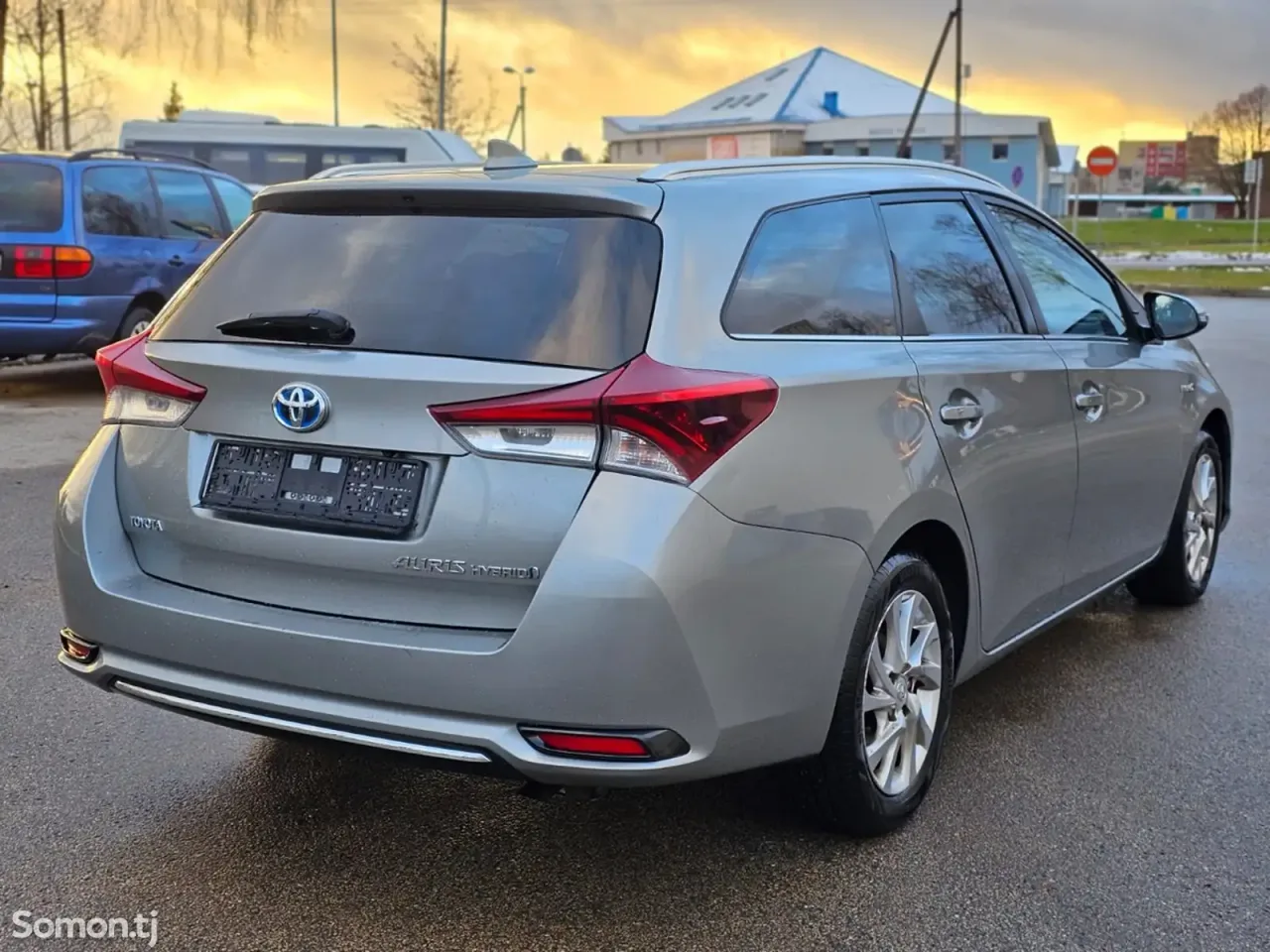 Toyota Auris 2015 · 1.8 AT