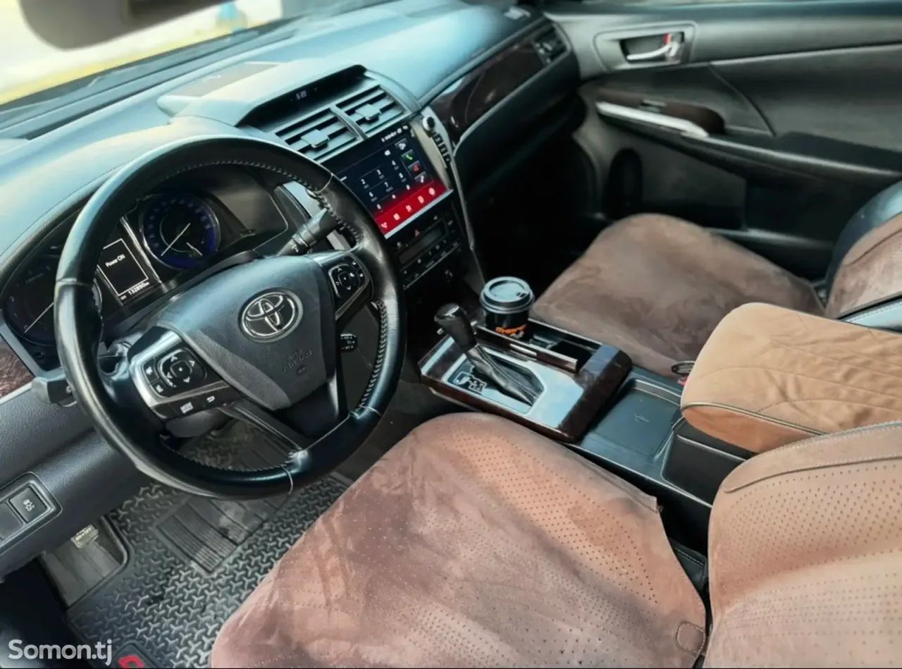 Toyota Camry 2017 · 2.5 AT