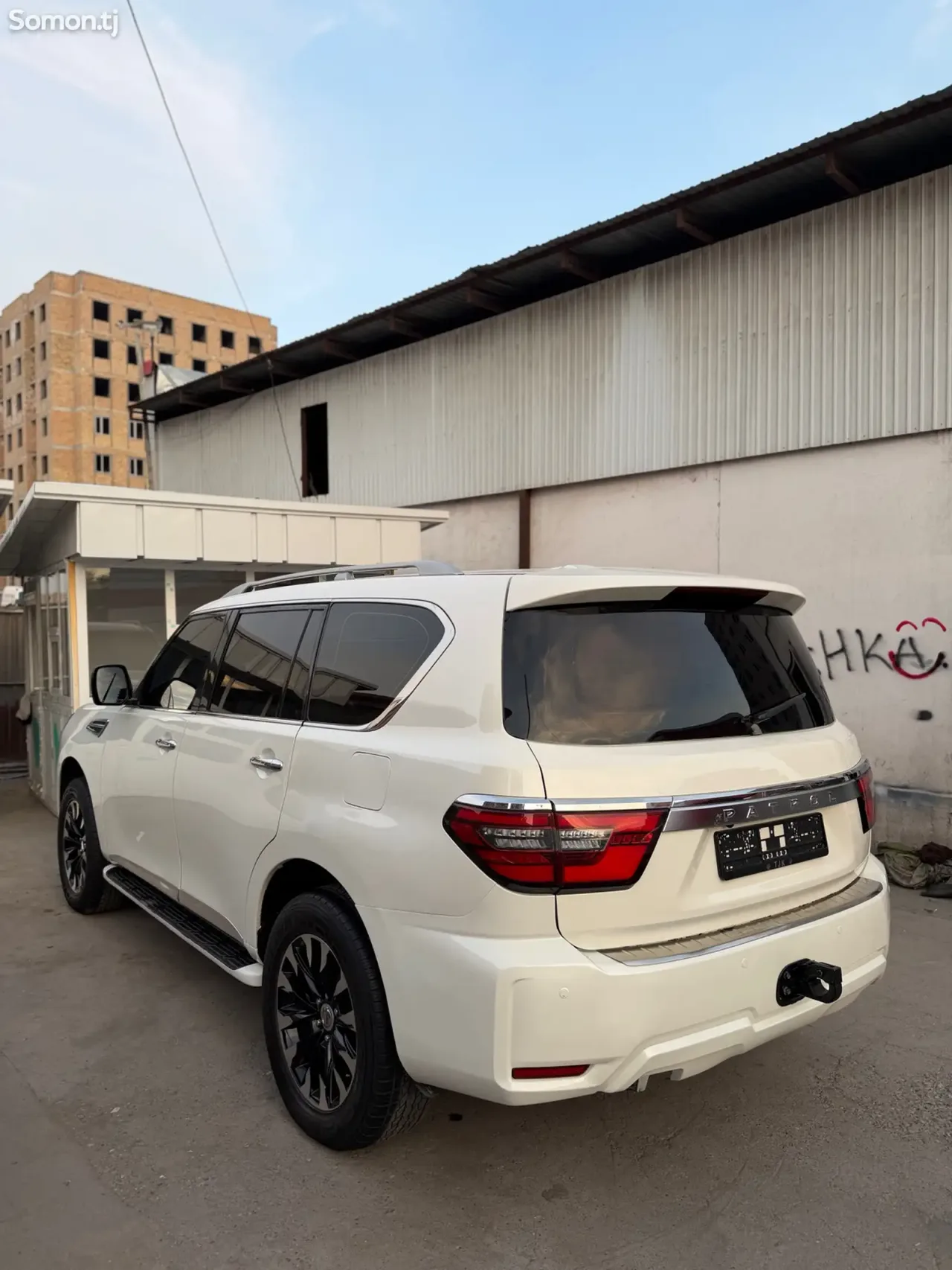 Nissan Patrol 2014 · 5.6 AT