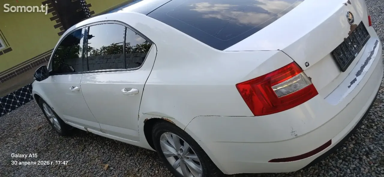 Skoda Octavia 2015 · 1.6 MT