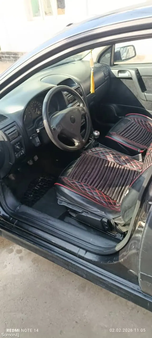 Opel Astra G 2000 · 1.6 MT