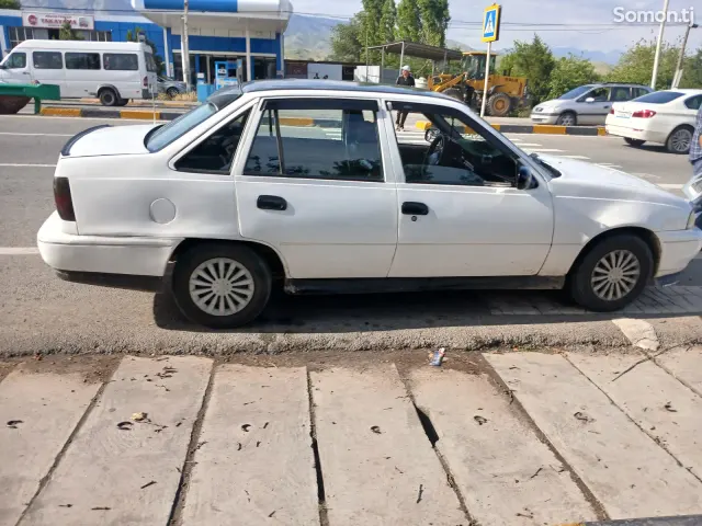 Daewoo Nexia 1995 · 1.6 MT