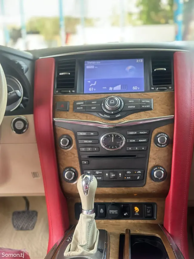 Nissan Patrol 2015 · 5.6 AT