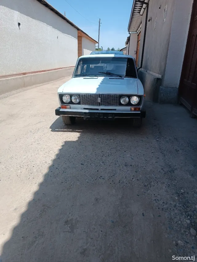 Lada (ВАЗ) 2106 1977 · 0.6 MT