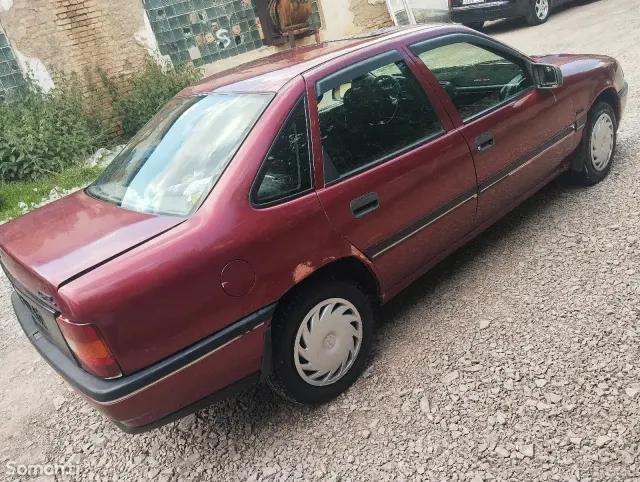 Opel Vectra A 1992 · 1.6 MT