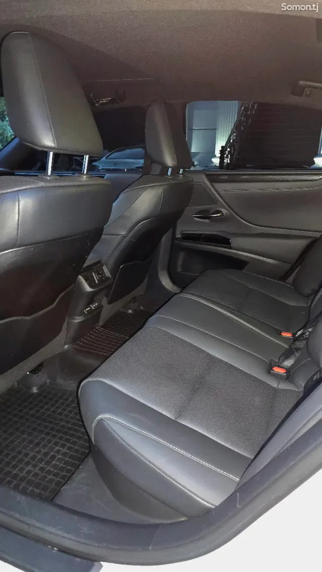 Lexus ES series 2023 · 3.0 AT