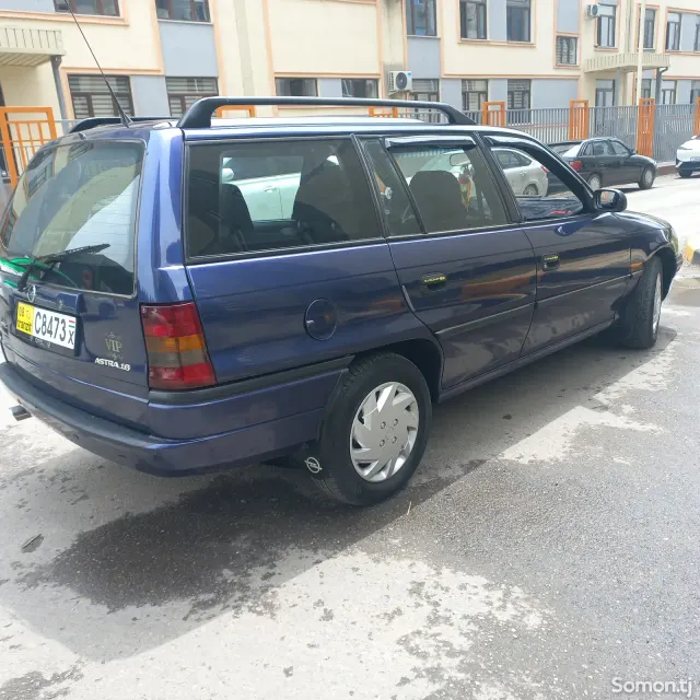 Opel Astra F 1997 · 1.6 MT